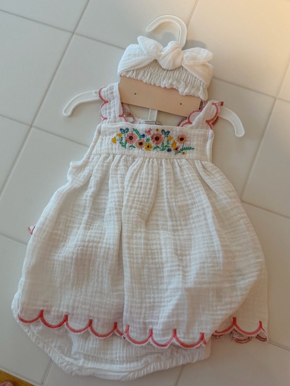White Floral Embroidered 2 piece with Headband